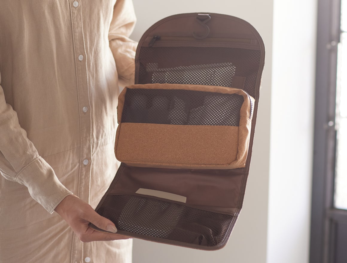 トイレタリーポーチ